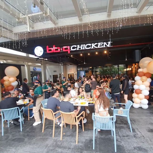 bb.q chicken, bgc store
