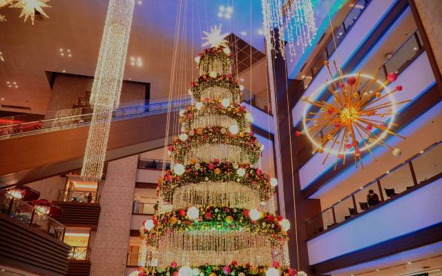 Shangri-La Plaza Christmas Tree