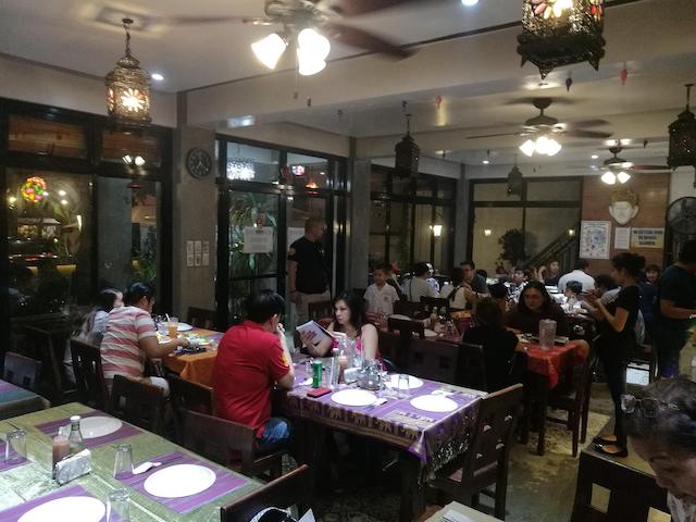 Krung Thai Moo Baan Restaurant, interior