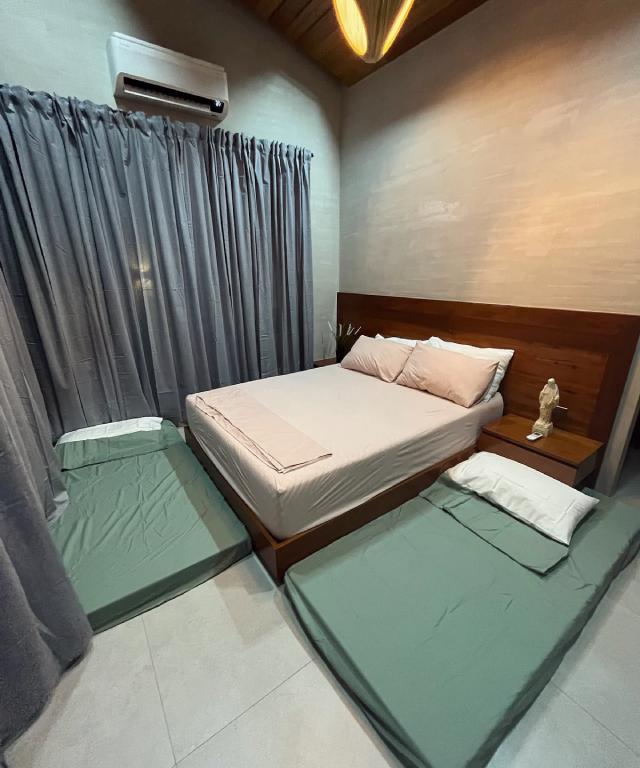 Balai Urunjing Expanded Bedroom