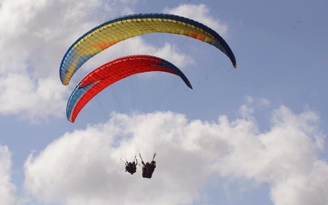 Paragliding in Rizal pair in the sky