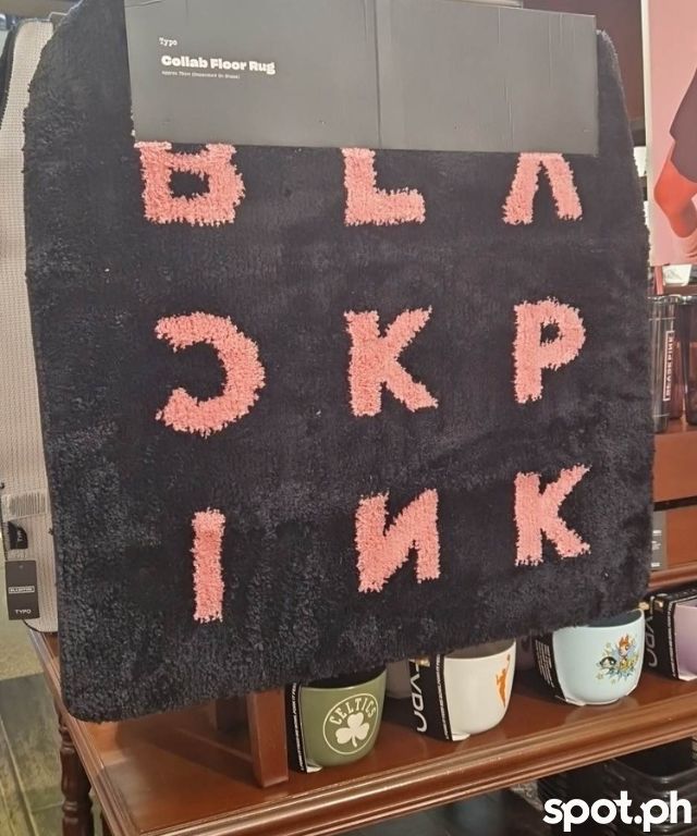 blackpink x typo rug