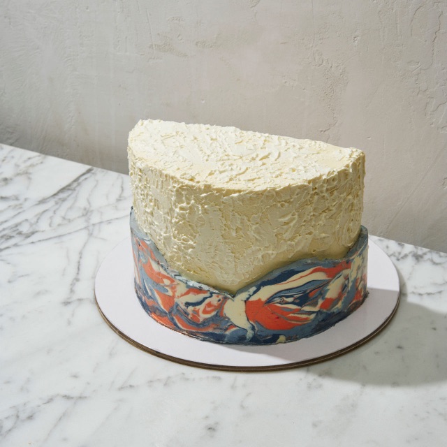 Surprise Ideas - Horizontal & Vertical Half Cake Designs💙💛❤️ | Facebook