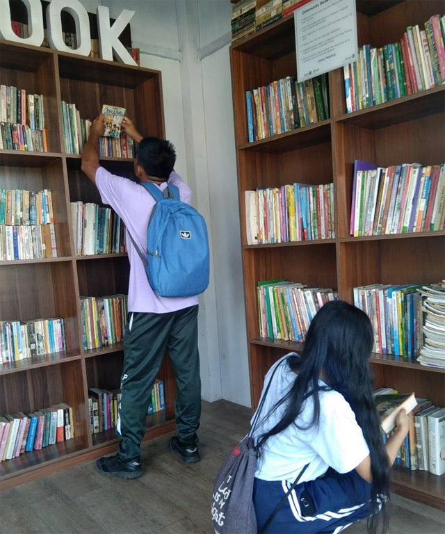 Students at Antipolo Book Nook