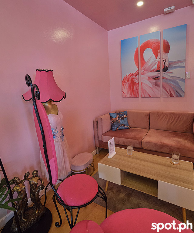 H&T Wine Gallery, pink paintings