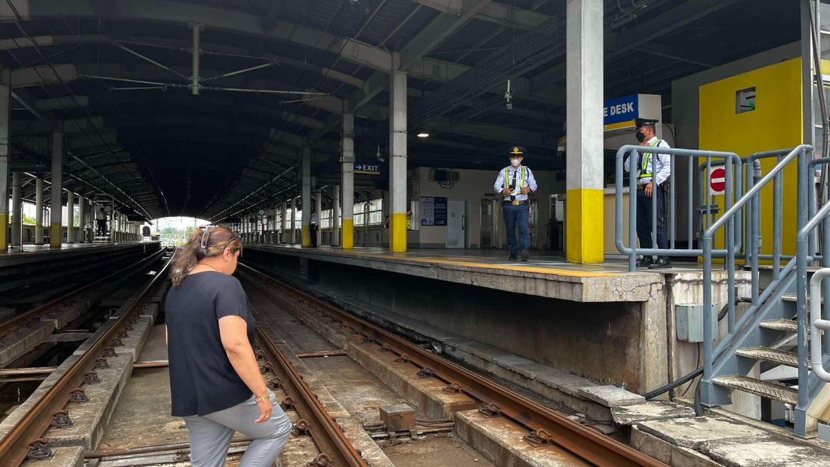 MRT Found Cracks at Ayala, Boni Stations After Earthquake