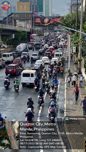 Motorcycle in bike online lane