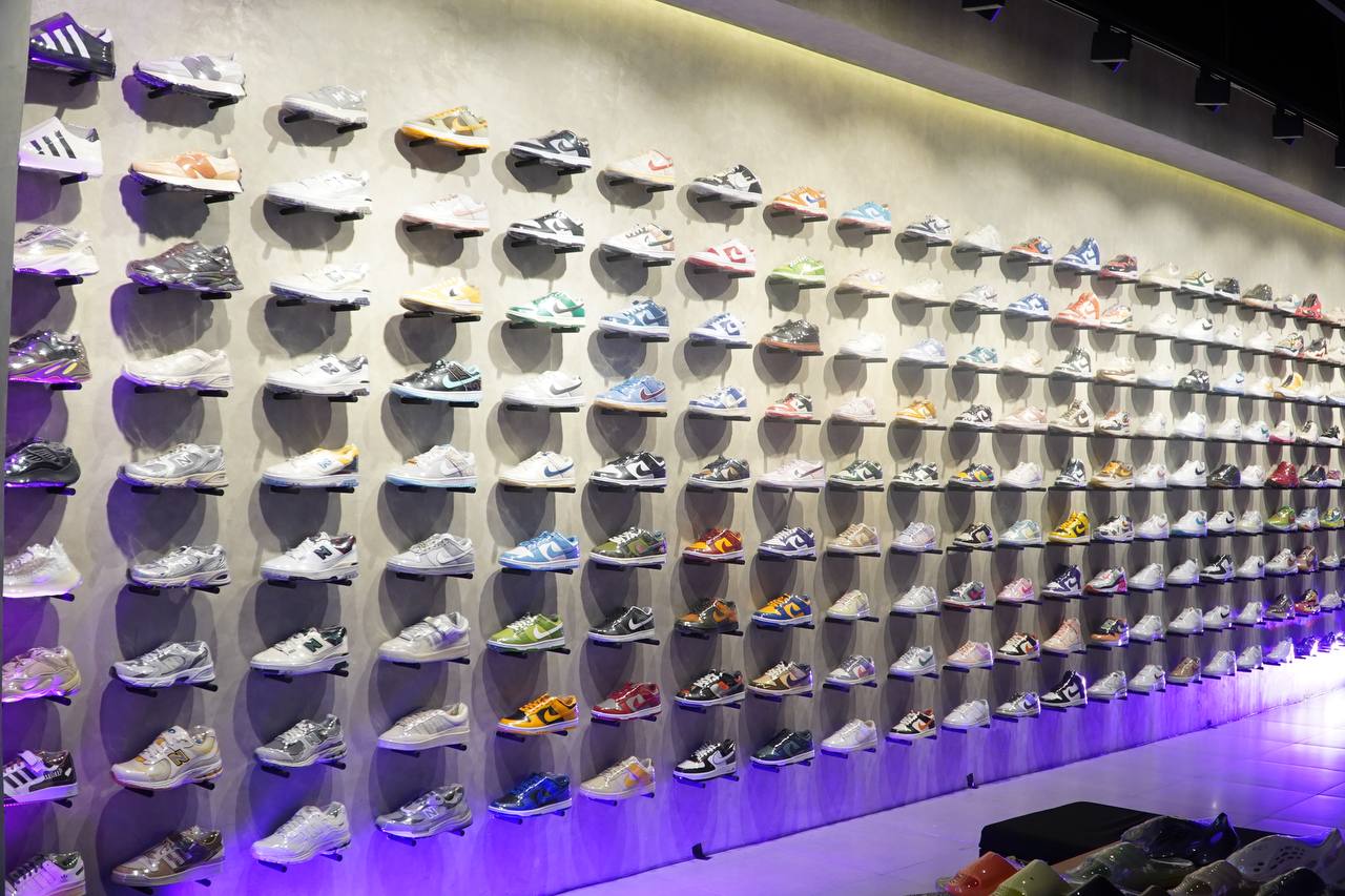 Sneaker Stores in Ayala Malls Manila Bay: Nike, Adidas
