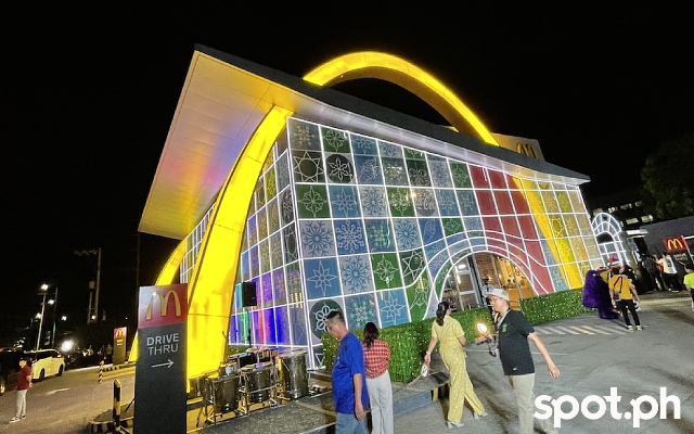 McDonald's McKinley Taguig: New Christmas Decor, Drive-Thru