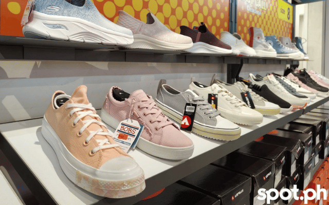 Planet Sports Last Call in Gateway Mall 2: Photos, Brands