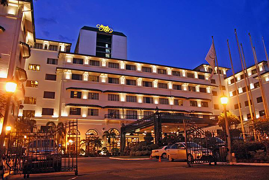 Vintage Photos of Historic Hotels in Manila