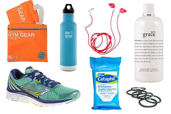 10 Gym Bag Essentials for the Fitness Fan