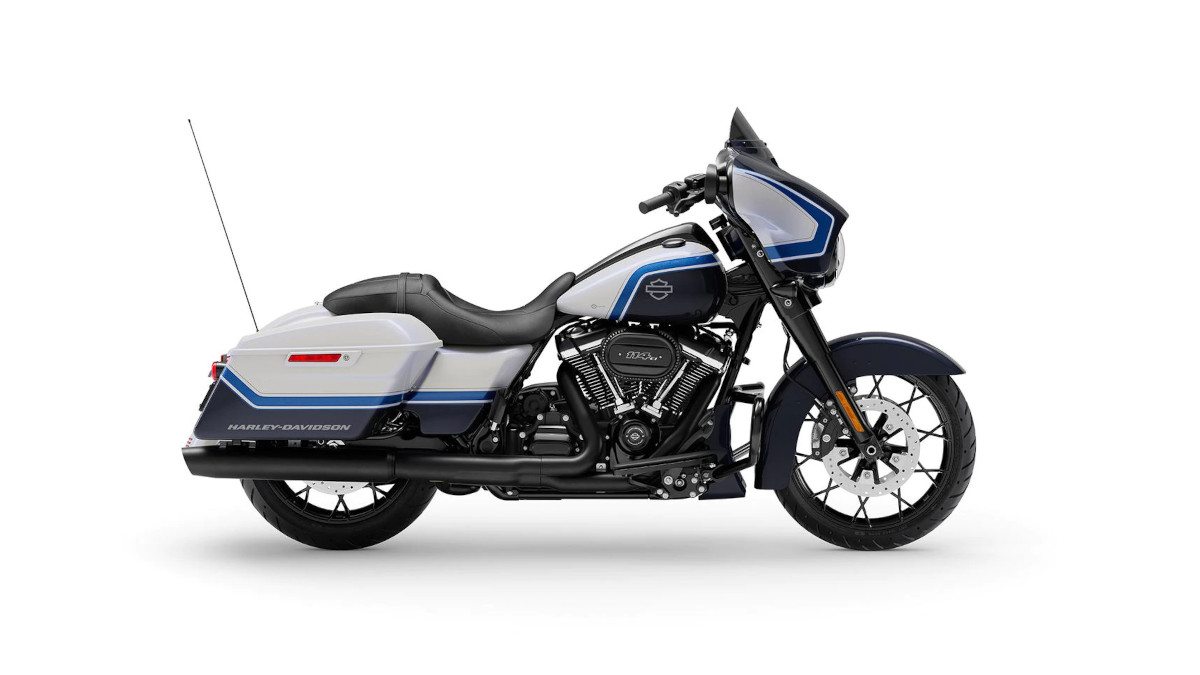 2021 Harley-Davidson Street Glide Special Arctic Blast cruiser bike