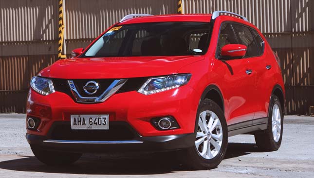 Used Nissan X-Trail EXCELLENT DEAL for our Nissan XTrail 2.5 SL 2016  Model!! in Red Color! GCC Specs 2016 for sale in Dubai - 487300