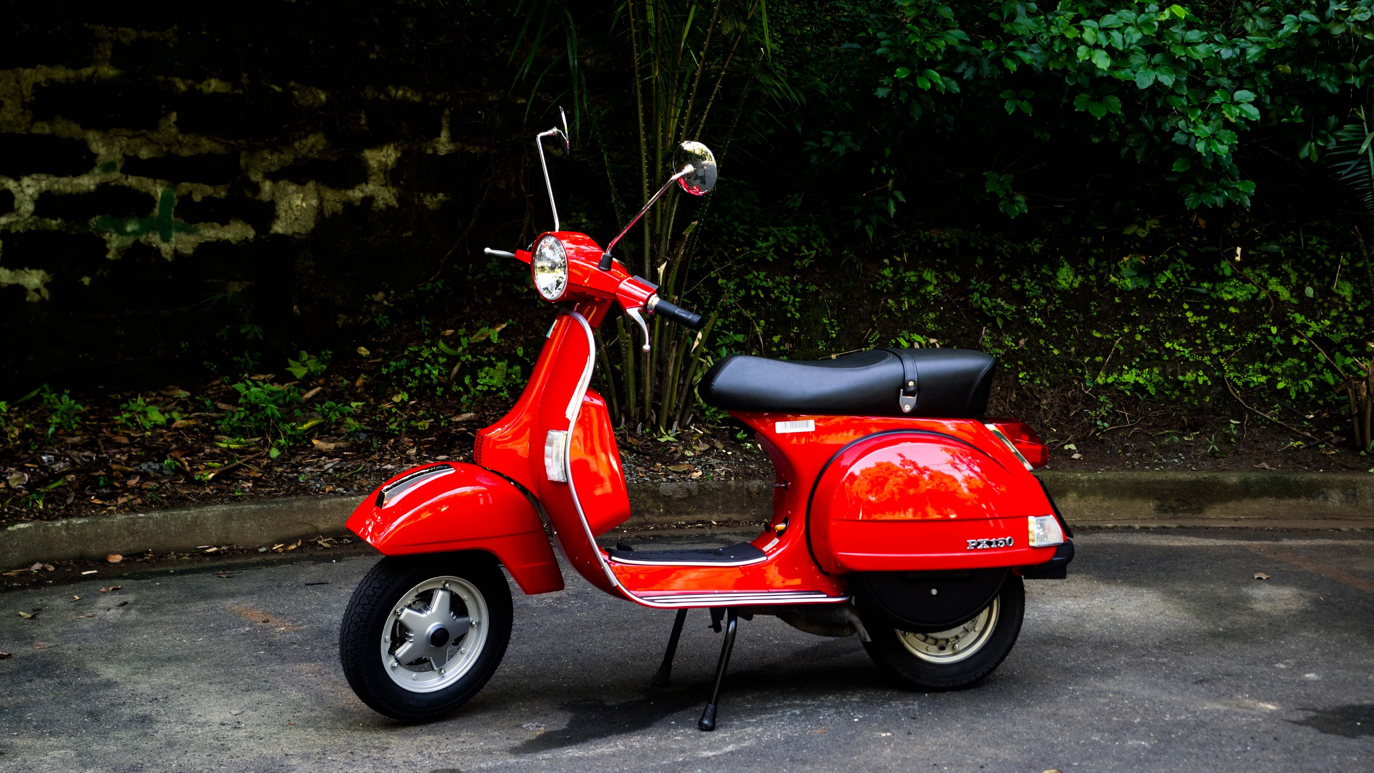 Vespa PX 200 Review - The Scooter Review