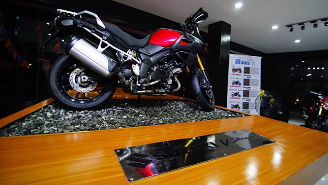 suzuki motorbike showroom