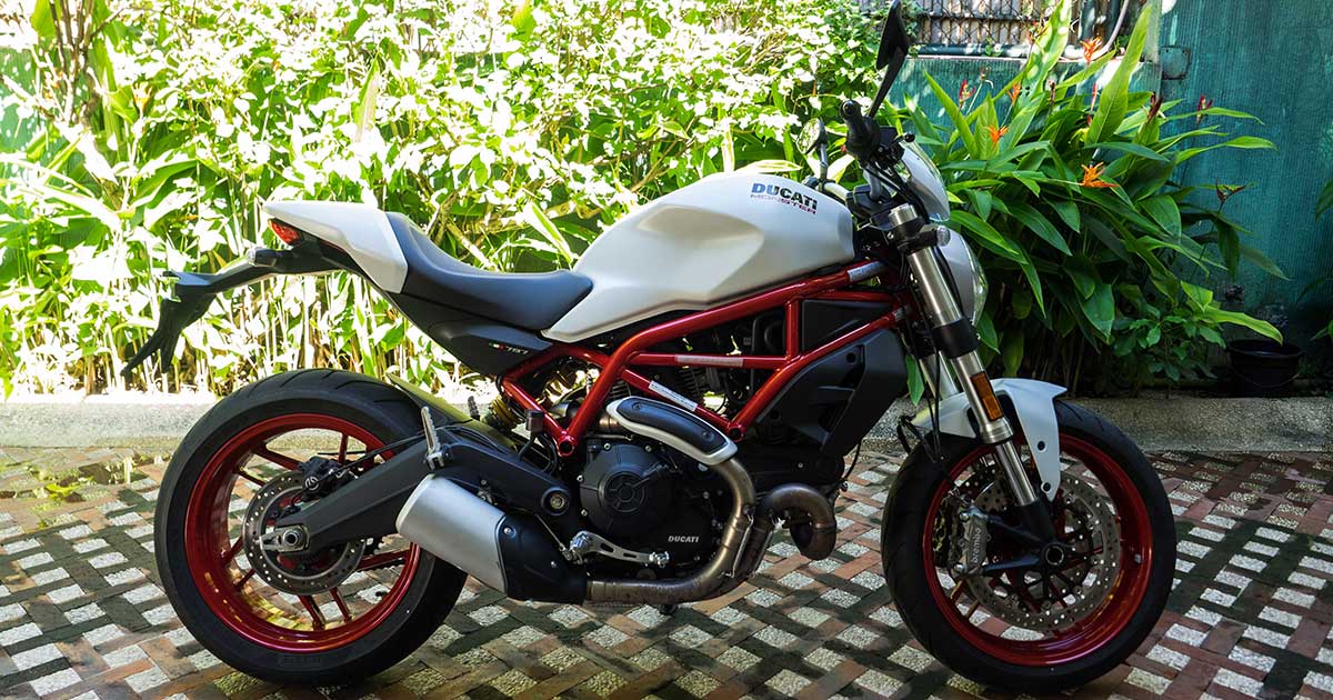 Ducati Monster 797 side 1200