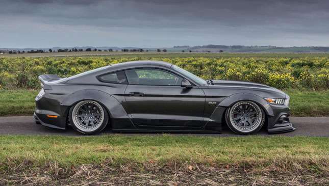 Ford Mustang Liberty walk