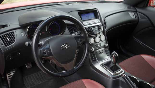 2013-2017 Hyundai Genesis Coupe cockpit
