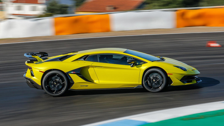 2018 Lamborghini Aventador SVJ: specs, first impressions