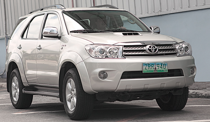 Toyota Fortuner: Price, Specs, Features, Review