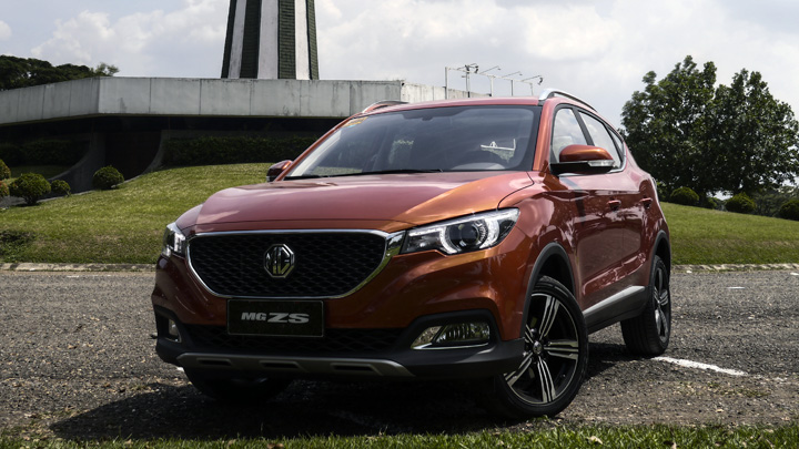 Mg Zs 1 5 Alpha At Price Specs Review Photos