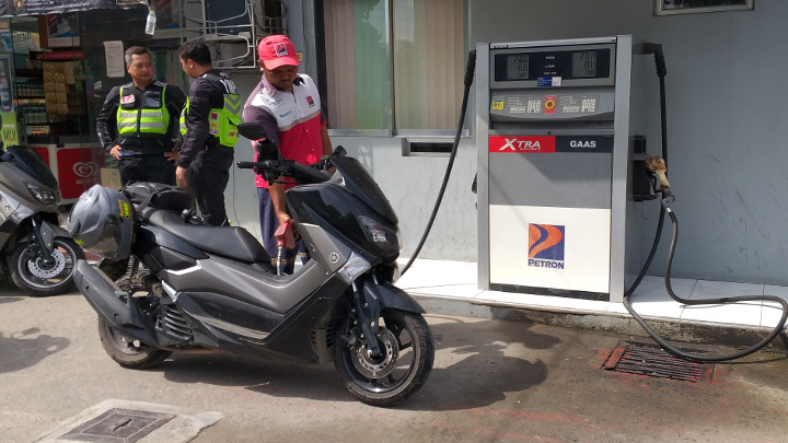 2018 Yamaha Nmax Review Price Photos Features Specs