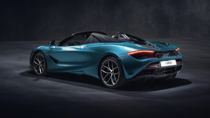 The McLaren 720S Spider tops out at 325kph with the hardtop down