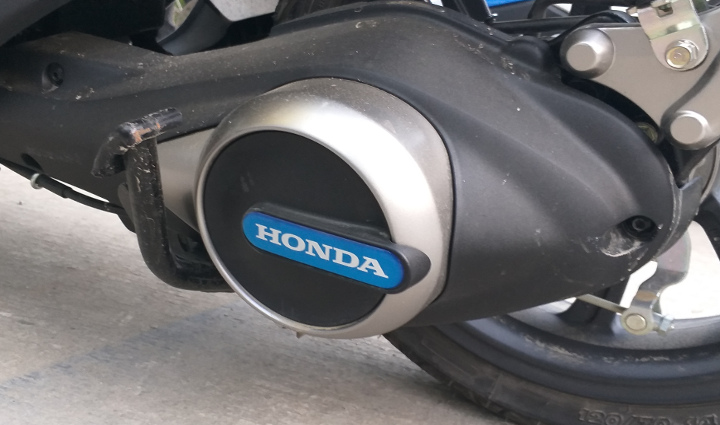 Ride height of the Honda PCX Electric