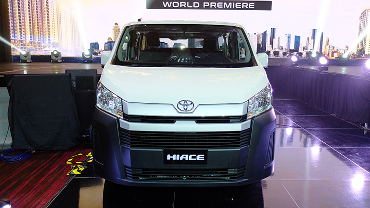 2019 toyota hiace commuter deluxe