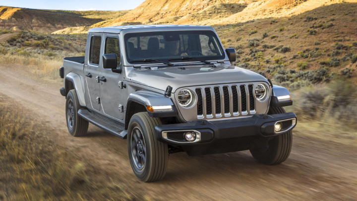 2019 Jeep Gladiator: Review, Price, Photos, Features, Specs