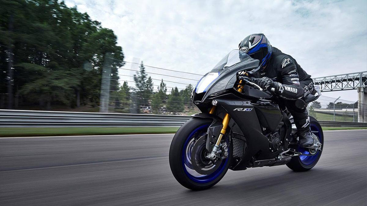 Yamaha Yzf R1m And Yzf R1 Us Reveal