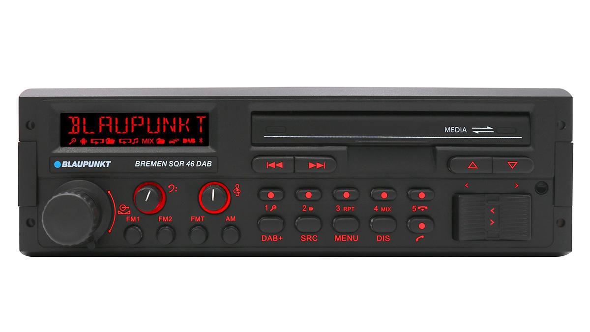 This Blaupunkt car radio mixes iconic retro style with modern tech
