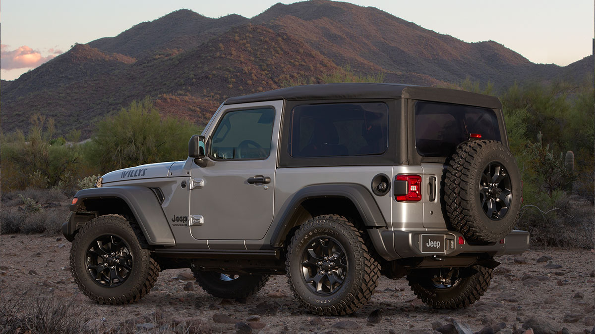 2020 Jeep Wrangler Willys, Black & Tan: Specs, Prices, Features