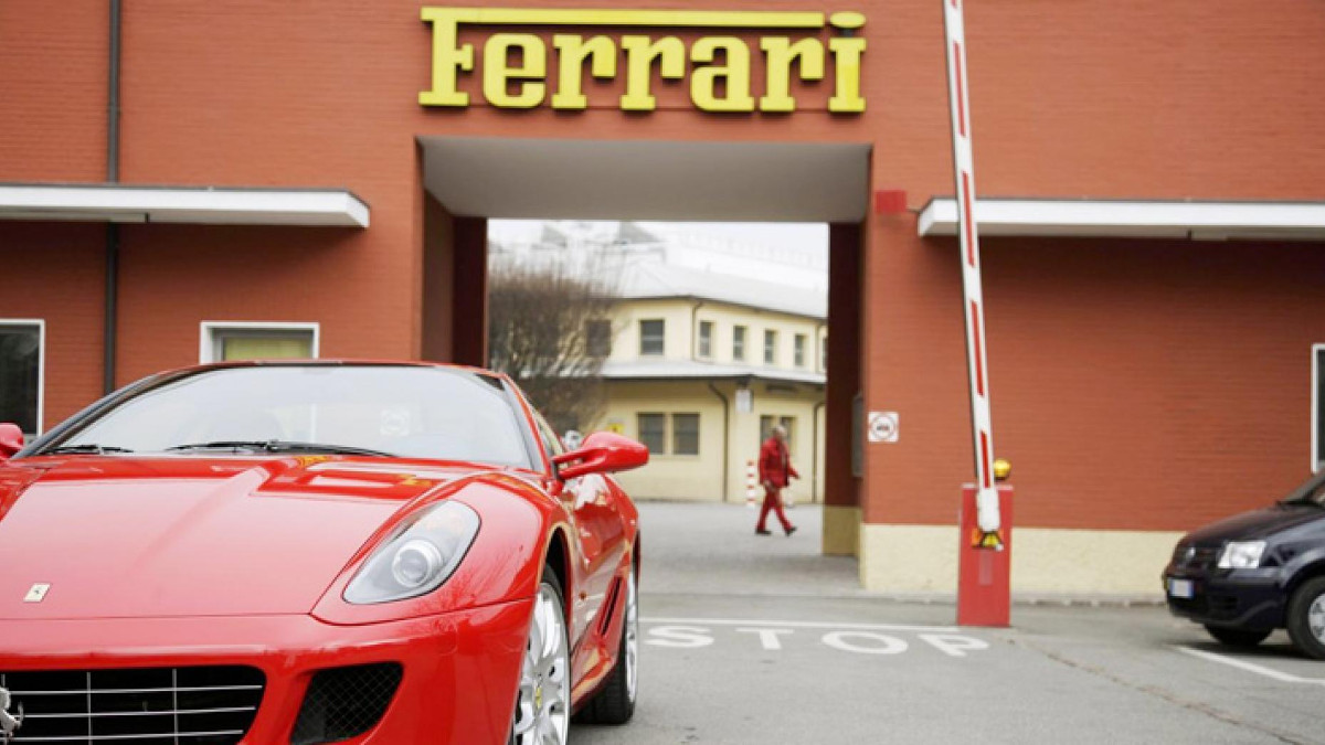 The Fastest Ferraris Around Fiorano Circuit