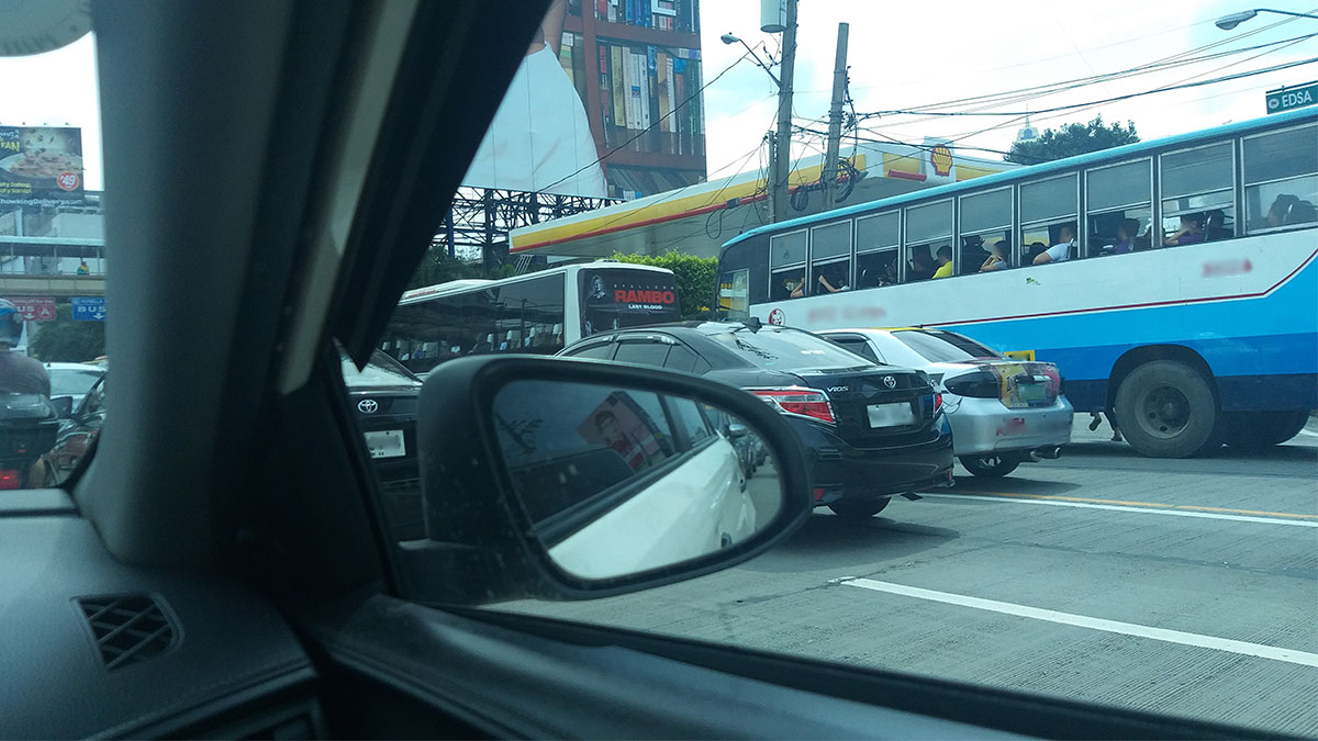 Lawmaker proposes to ban private cars on EDSA during rush hours