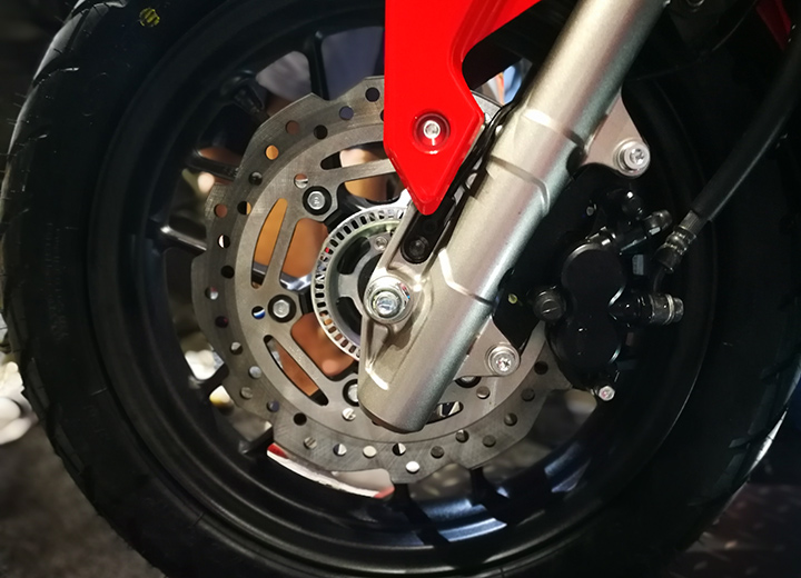Wheels of the Honda ADV 150