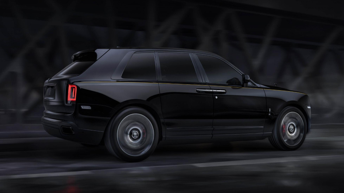 2020 Rolls-Royce Cullinan Black Badge: Specs, Features, Photos