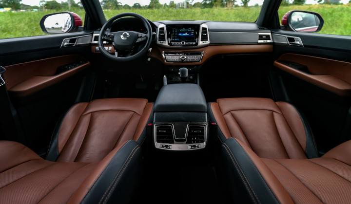 SsangYong Musso Grand 2020 interior