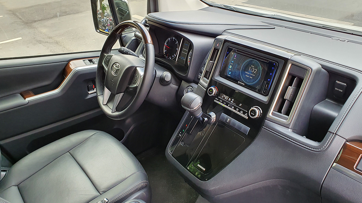 Toyota Hiace Super Grandia Elite 2020side view front passenger seat