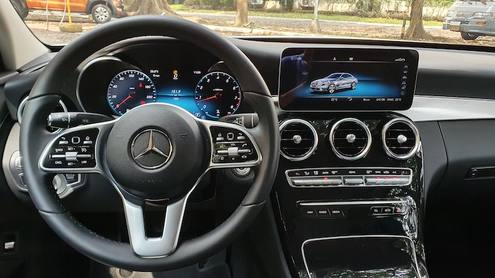 Mercedes-Benz 180 Avantgarde 2020 interior