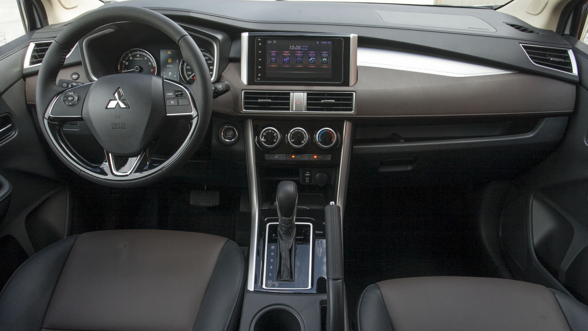 Mitsubishi Xpander Cross interior
