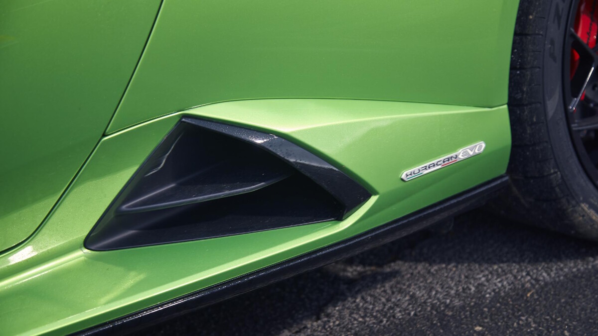 2020 Lamborghini Huracan Rear-Wheel Drive: specs, features, photos