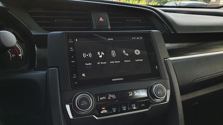Honda Civic 2020 1.8 S CVT infotainment system