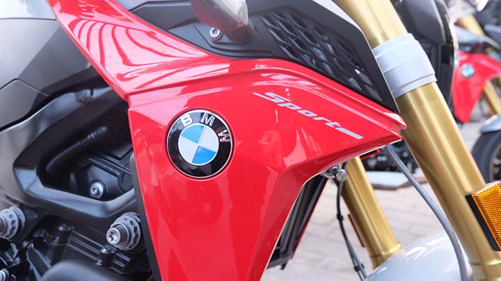 BMW F900 R logo closeup