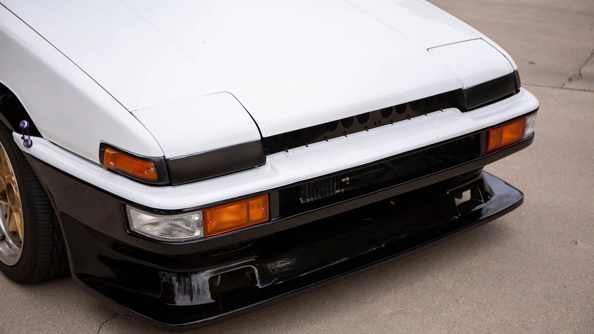 Front bumper of the Toyota AE86