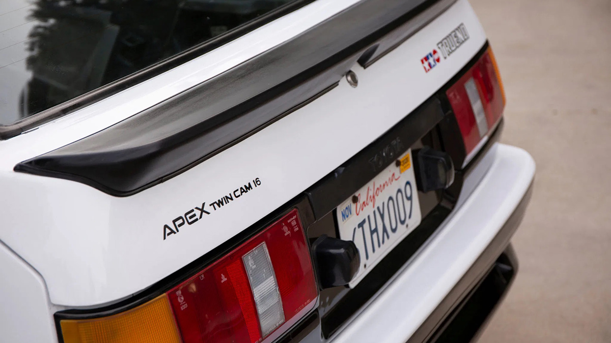 Back bumper of the Toyota AE86