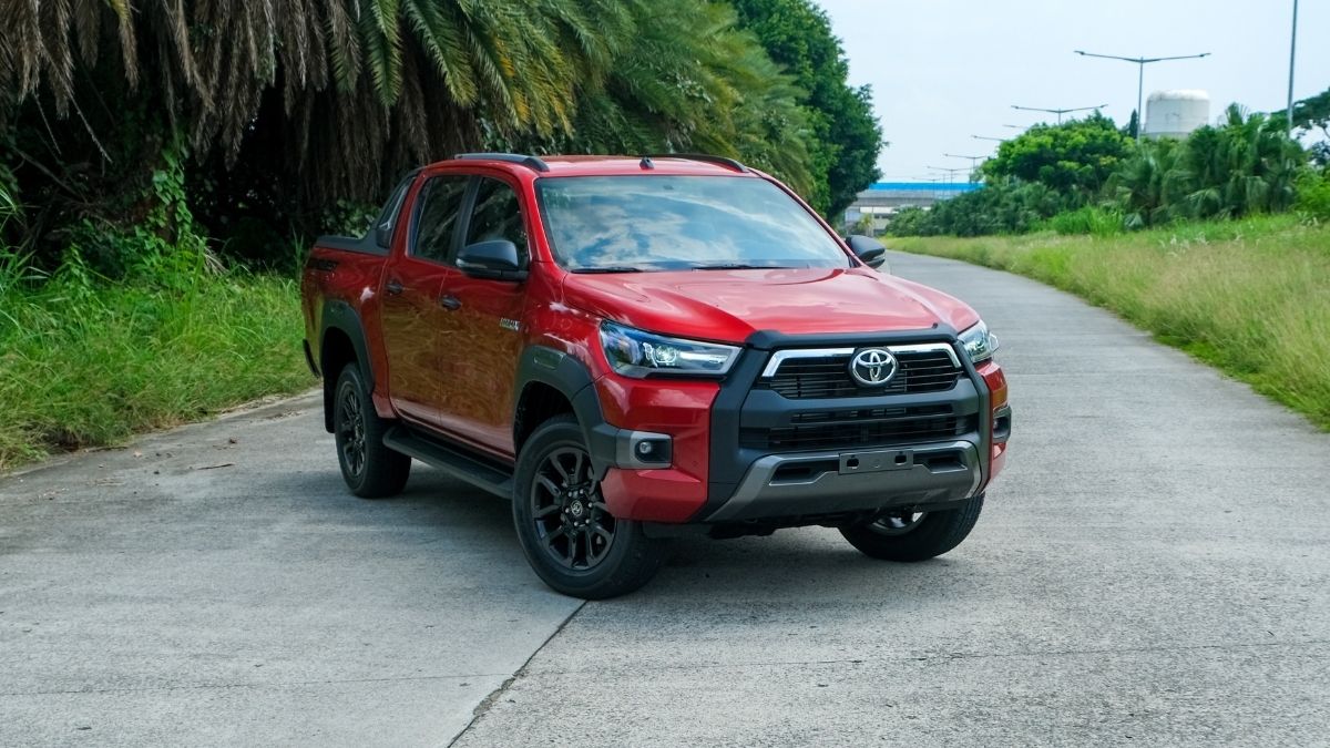 2020 Toyota Hilux Facelift Review Price Features Specs