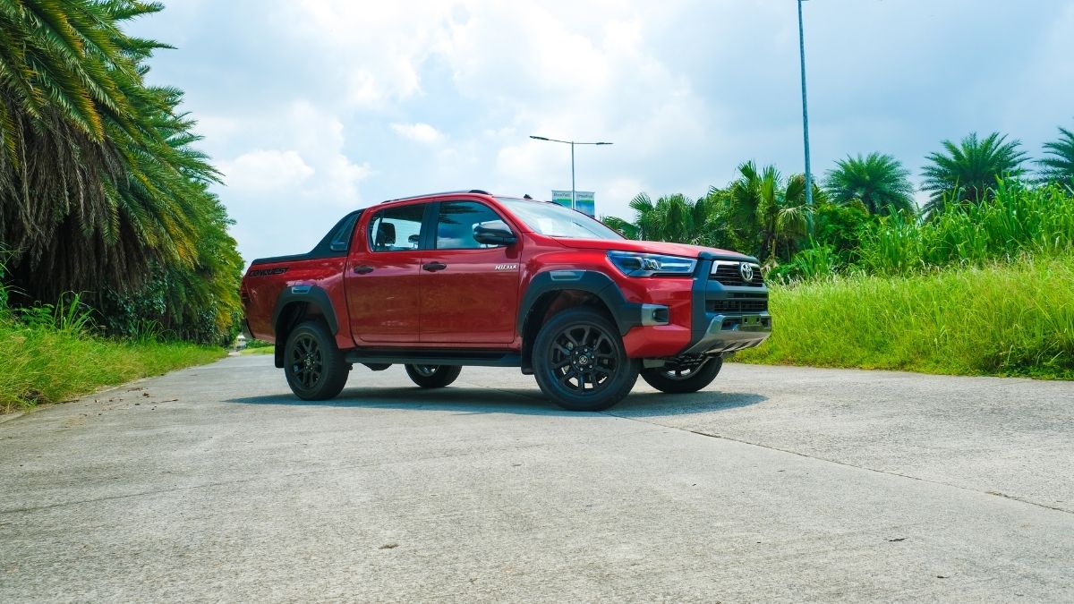 2020 Toyota Hilux: Facelift, Review, Price, Features, Specs