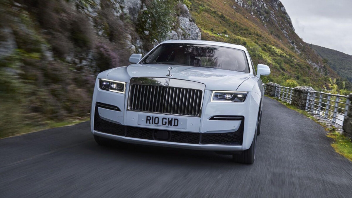 2020 Rolls-Royce Ghost: Review, Price, Photos, Features, Specs